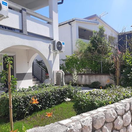 H&F Apartmani Vir Exterior photo