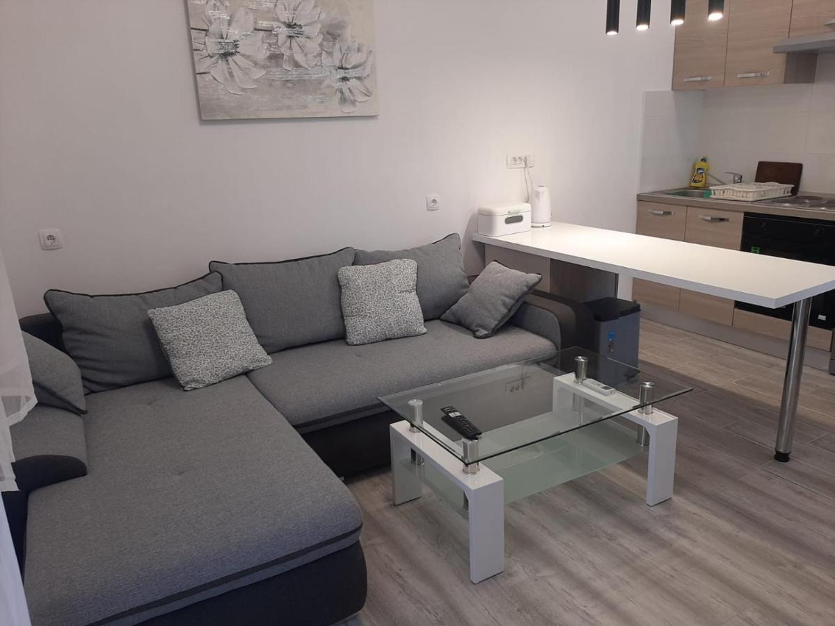H&F Apartmani Vir Exterior photo