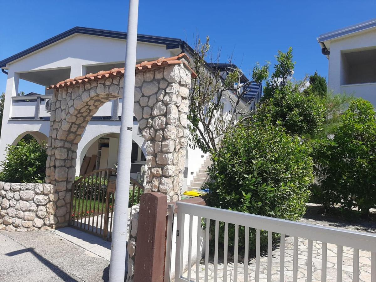 H&F Apartmani Vir Exterior photo