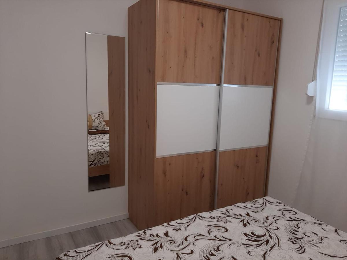 H&F Apartmani Vir Exterior photo