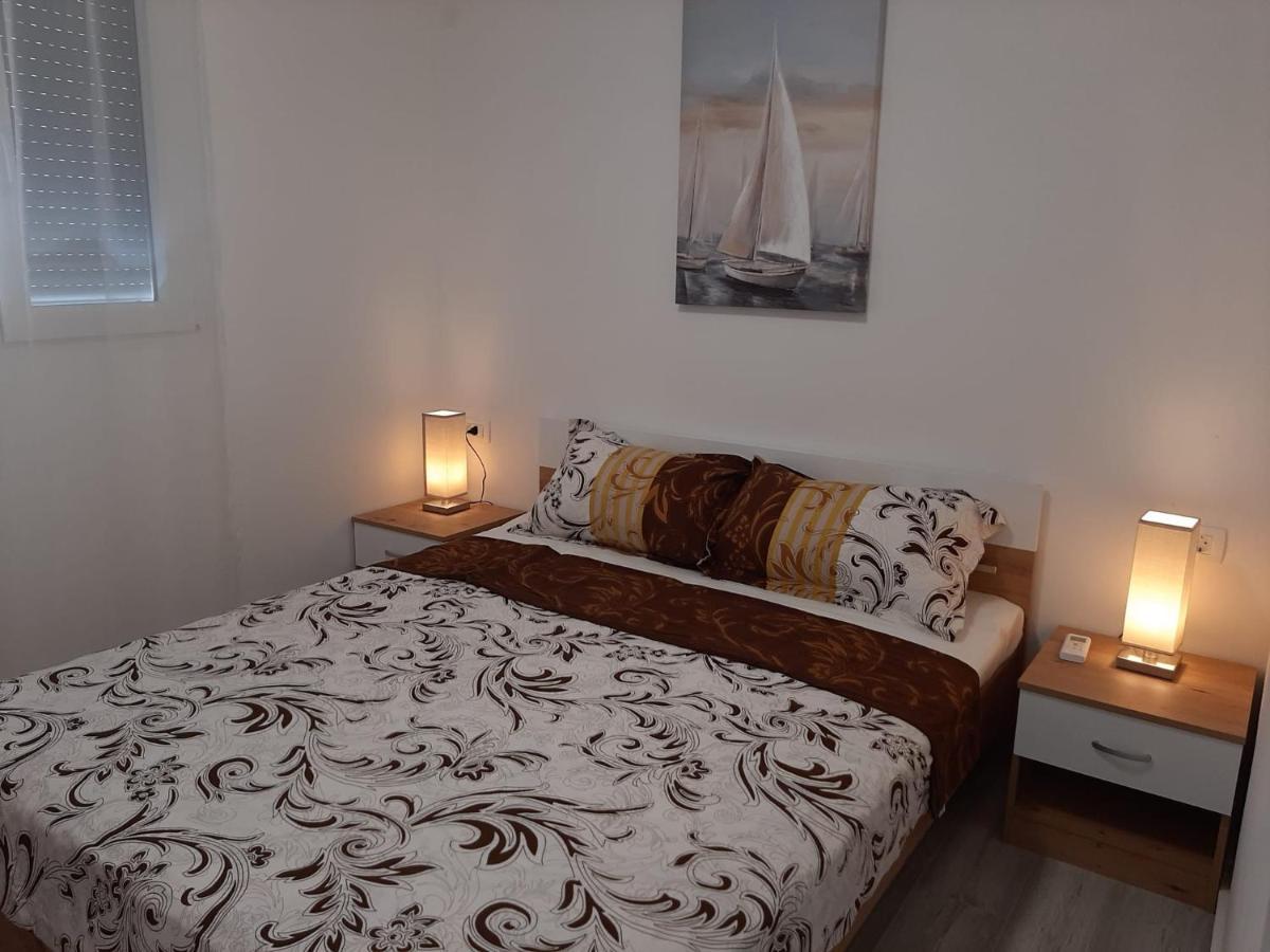 H&F Apartmani Vir Exterior photo